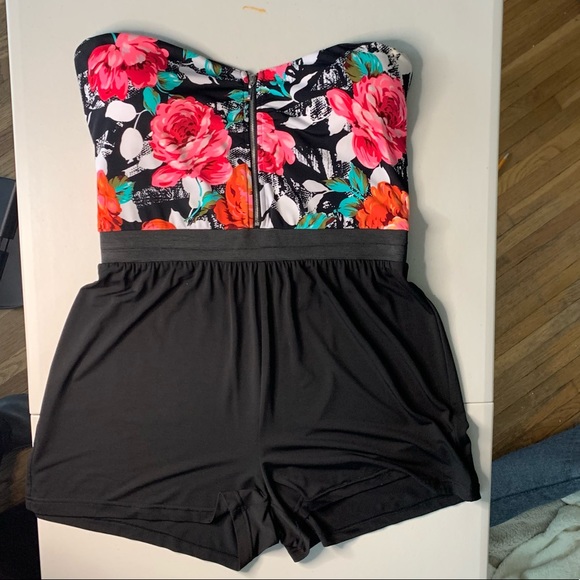 Bebe 2b Floral Romper Strapless - Picture 2 of 6